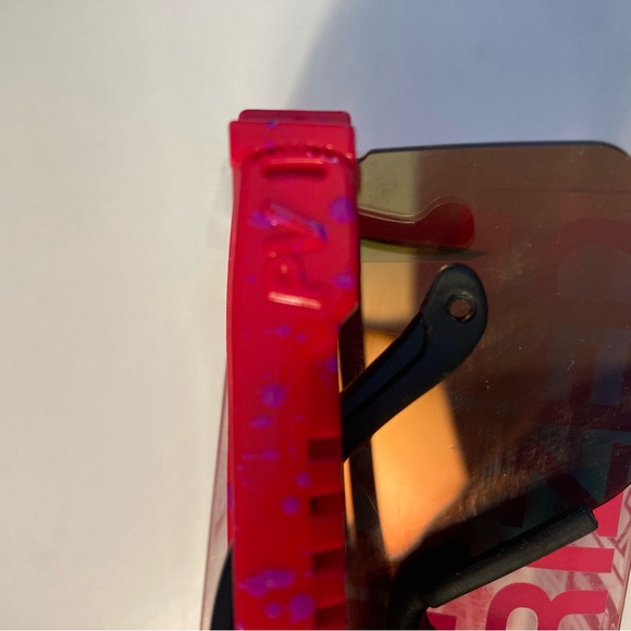 Pit Viper Sunglasses. Hot pink. Polarized lenses. - Picture 6 of 7